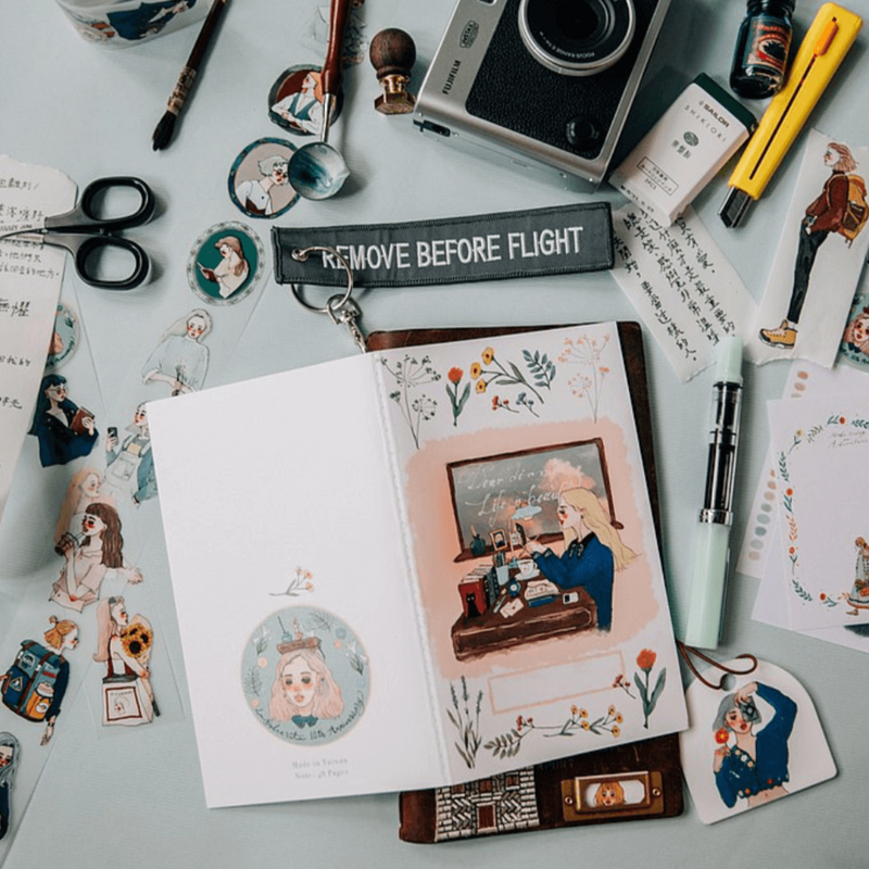 La Dolce Vita 10th Anniversary Notebook: Life is Beautiful